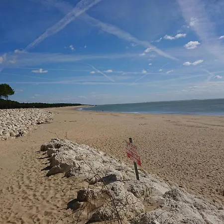 Holiday Village Bonne Anse Plage